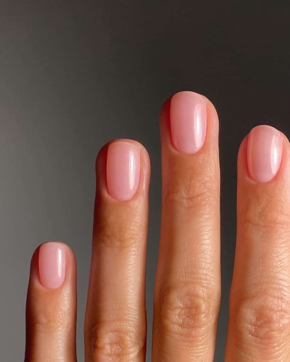 Manucure rose naturel