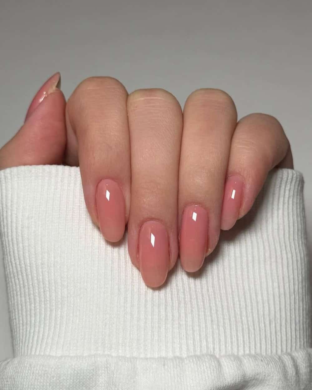 Ongles pêche rosé