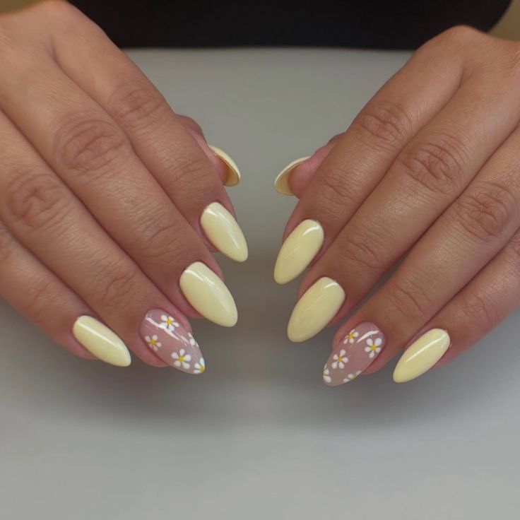 nail art floral jaune rose