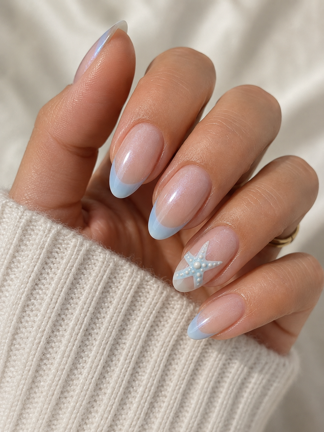 Ongles amande pointus colorés pour l’été