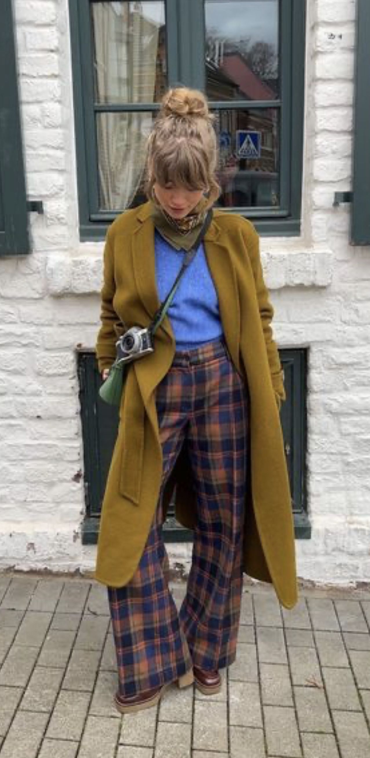Ensemble vintage aux tons chauds et naturels
